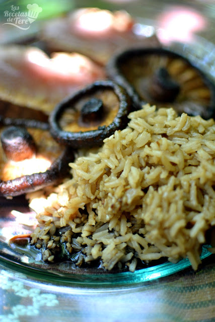 tataki2bde2batun2brojo2bcon2barroz2by2bsetas2ba2bla2bplancha2b03