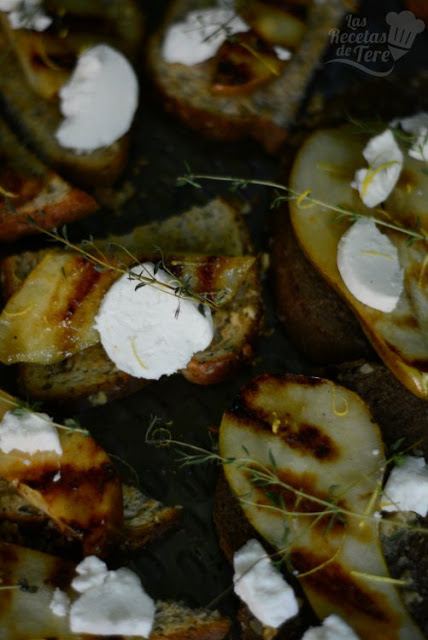 tostadas2bcon2bpera2ba2bla2bparrilla2by2bqueso2bde2bcabra2b03-001